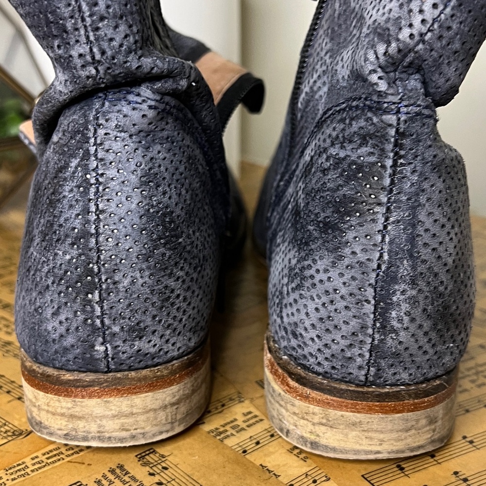Free People Navy Perforated Leather Snap Button Zip Ankle Booties 40 - Picture 13 of 16
